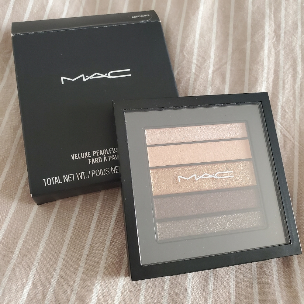 NIB - MAC Veluxe Pearlfusion Shadow (Copperluxe)
